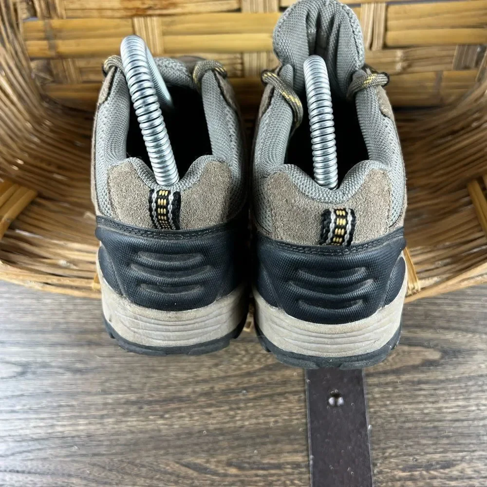 ‎Sonoma boy slip resistant shoes size 5